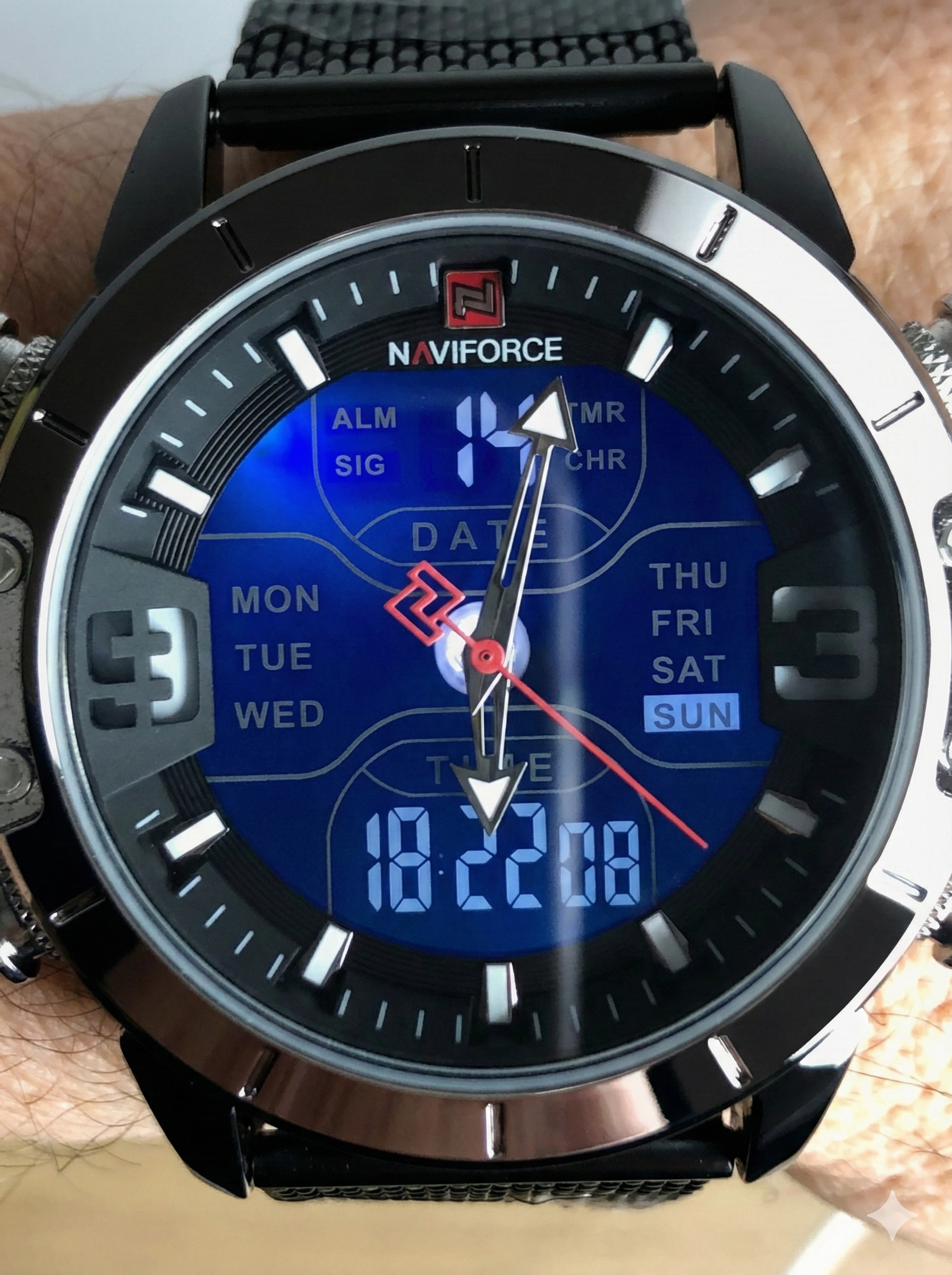 NAVIFORCE 9153 Kvalitetan Muški Kvarcni Ručni Sat: Premium Čelična Narukvica, Izvrsna Izrada